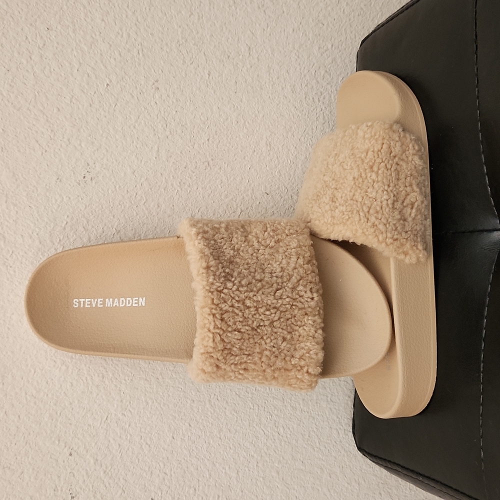 Steve Madden slides